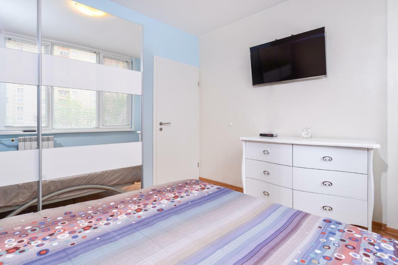Comfortable One Bedroom Apartment In A Lively Area | Zona B5 | Russian Square Sófia Exterior foto