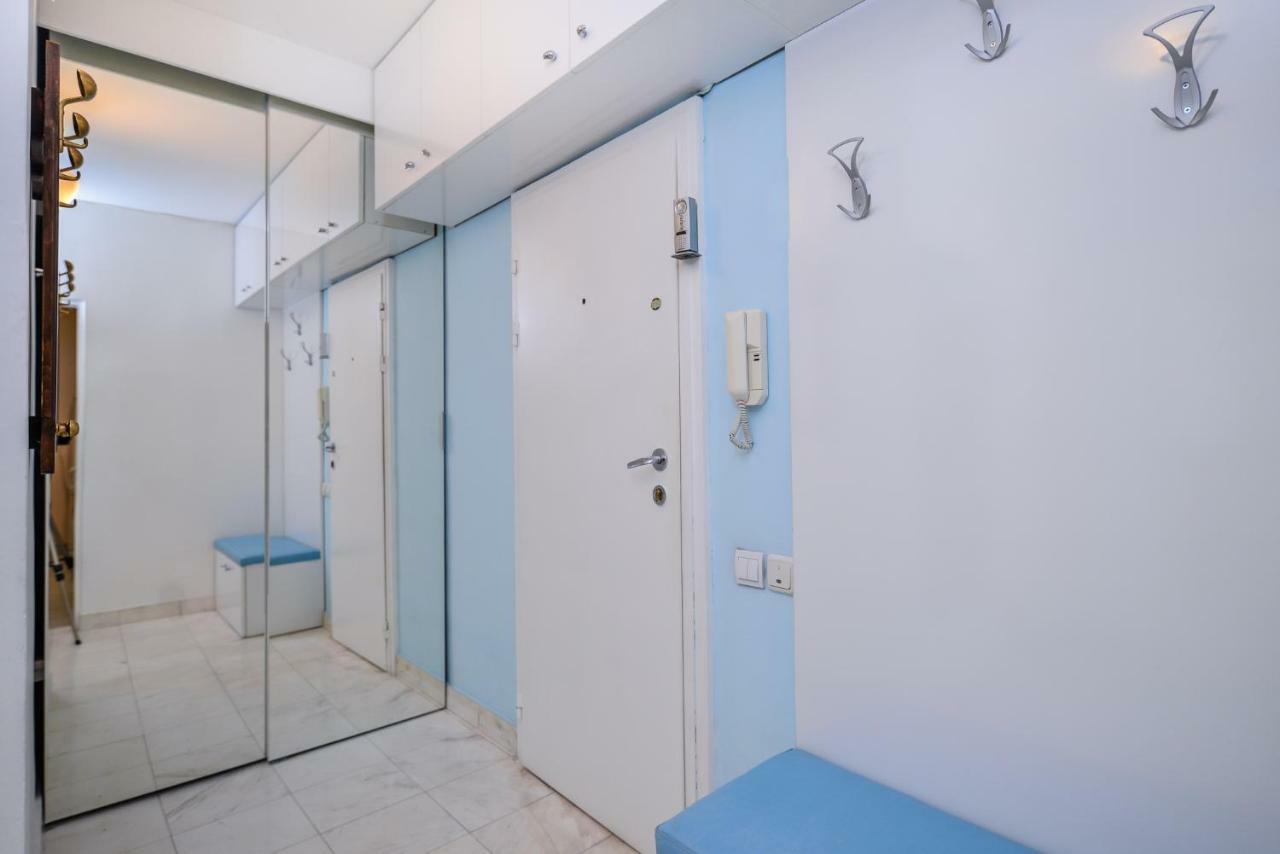 Comfortable One Bedroom Apartment In A Lively Area | Zona B5 | Russian Square Sófia Exterior foto