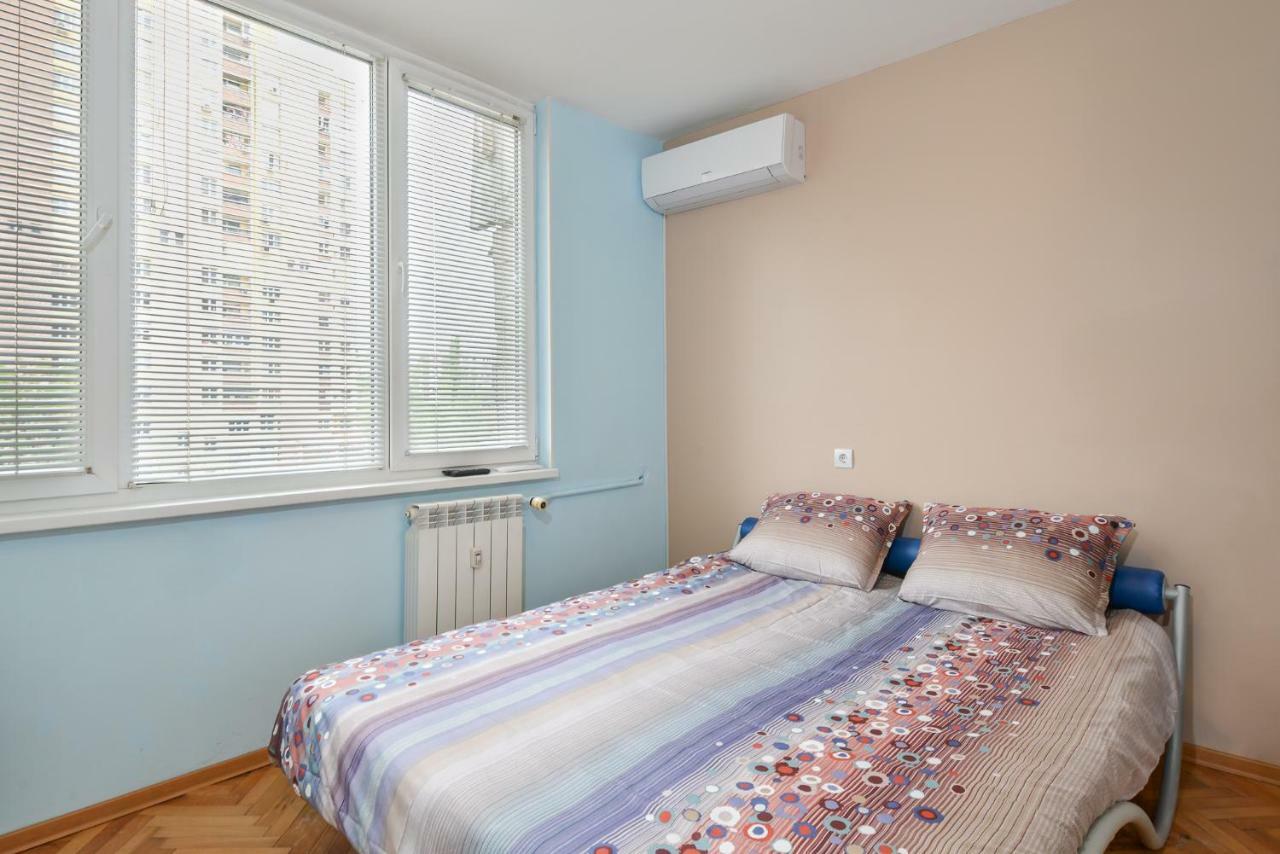 Comfortable One Bedroom Apartment In A Lively Area | Zona B5 | Russian Square Sófia Exterior foto